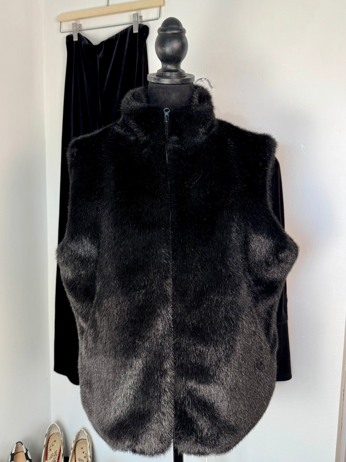 The Noche Vest