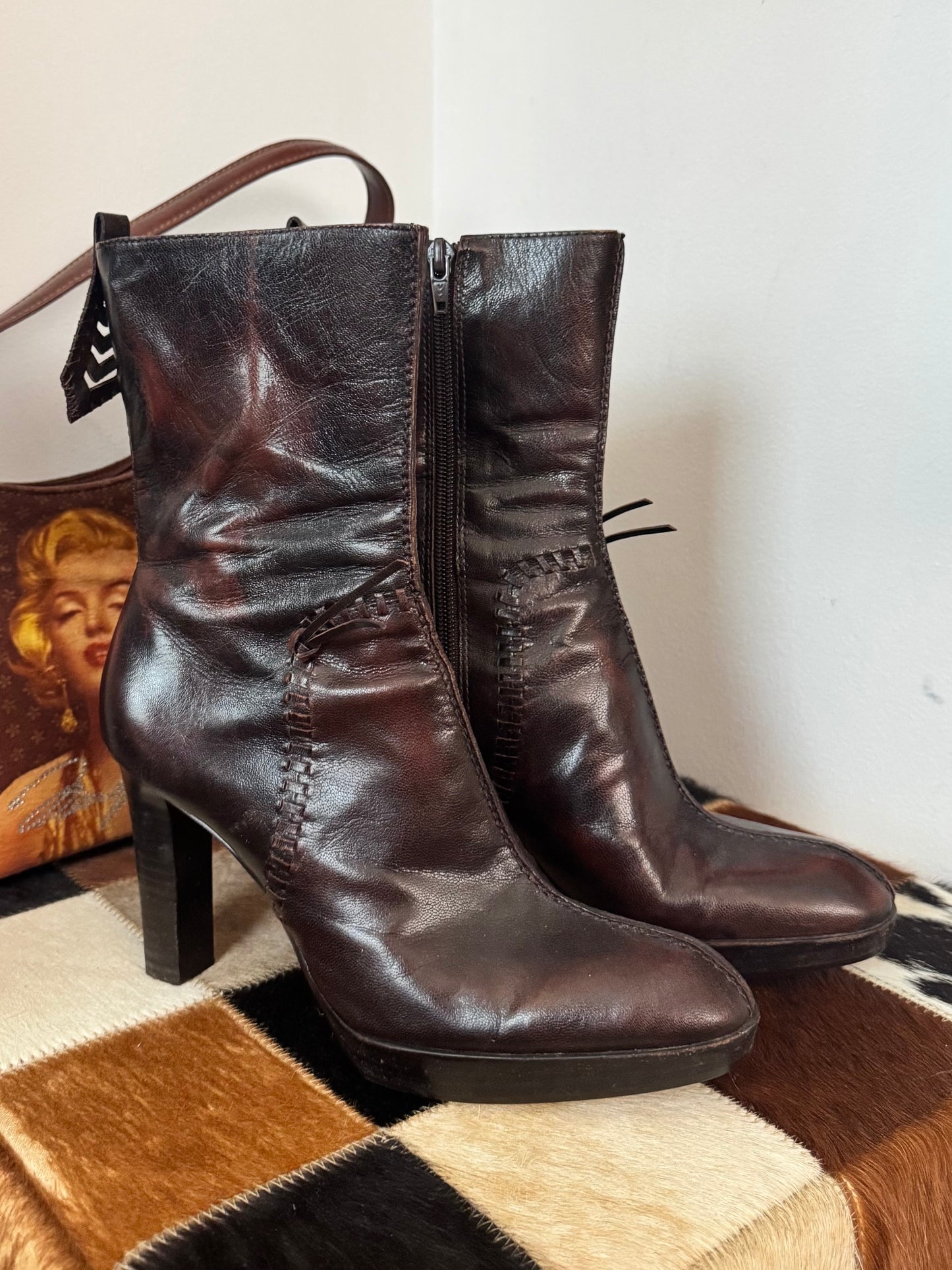 The Savianah Boots (US6)