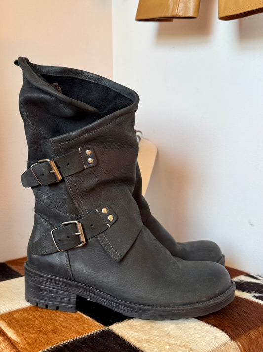 The Corinne Boots (7/7.5)